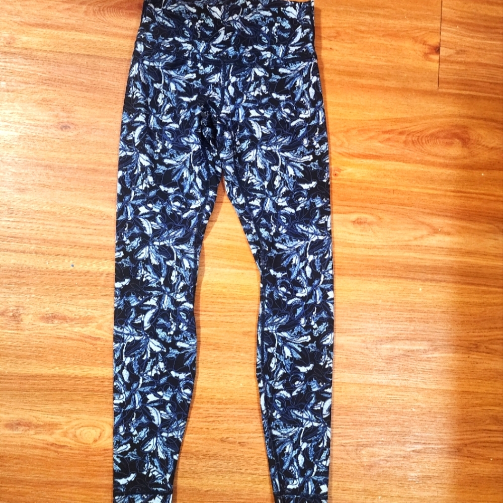 Lululemon Blue and White  Leggings